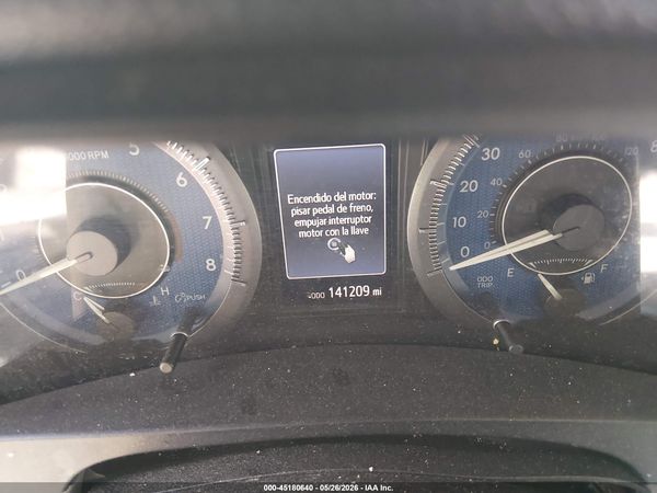 2015 TOYOTA SIENNA XLE 8 PASSENGER — I7