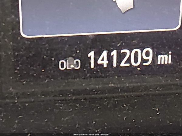 2015 TOYOTA SIENNA XLE 8 PASSENGER — I118