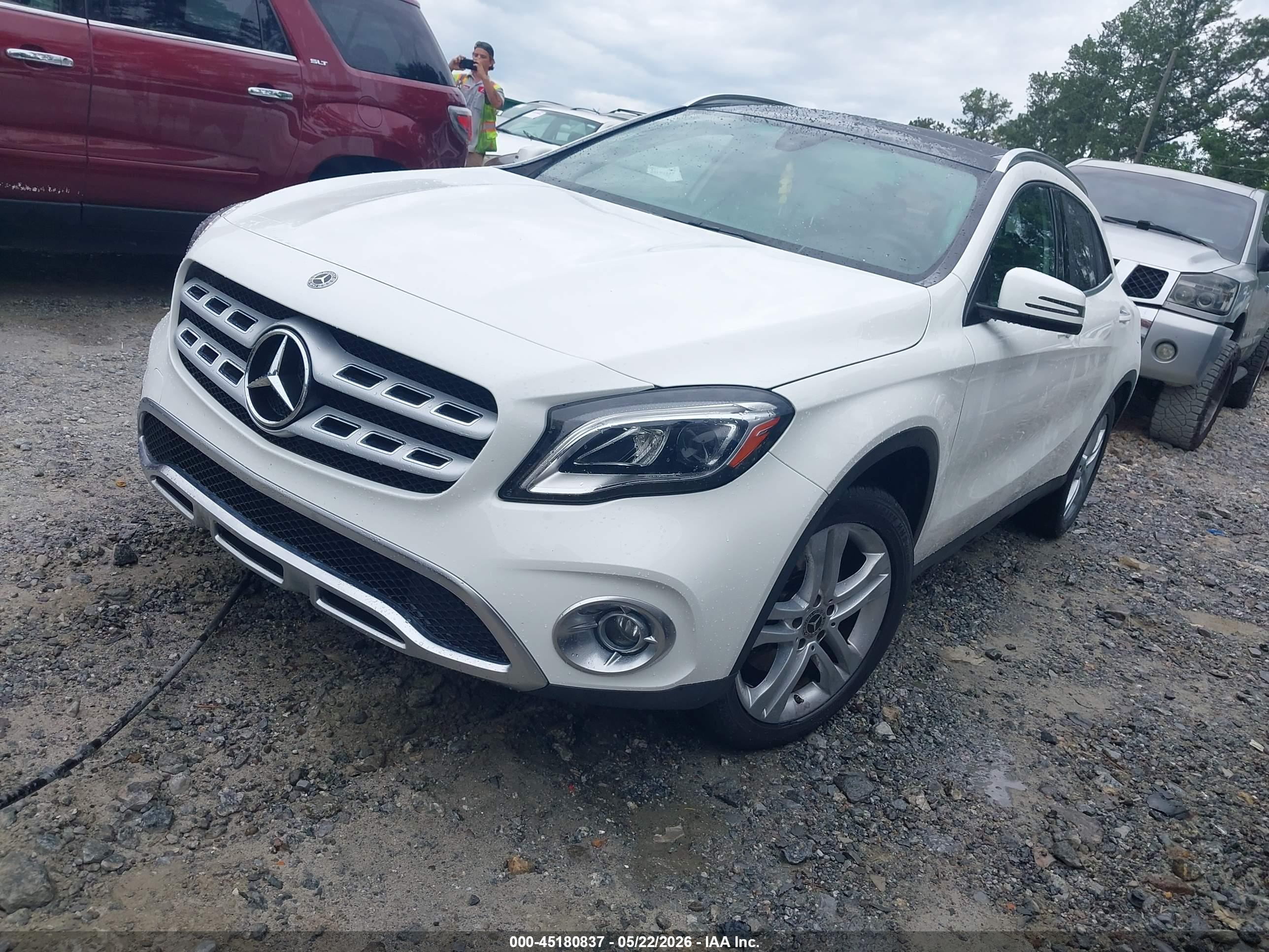 2020 MERCEDES-BENZ GLA 250 GLA250 — I2