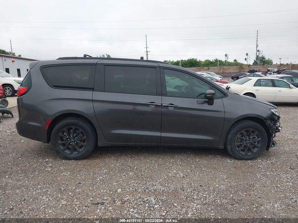 2022 CHRYSLER PACIFICA TOURING L AWD