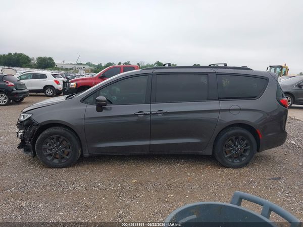 2022 CHRYSLER PACIFICA