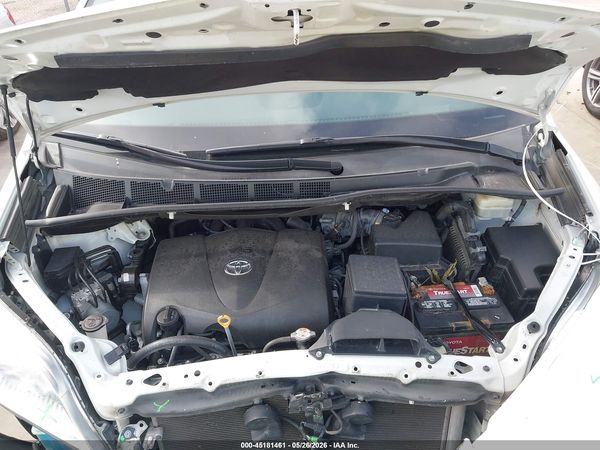 2017 TOYOTA SIENNA XLE PREMIUM 8 PASSENGER