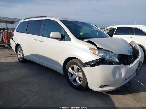 2017 TOYOTA SIENNA XLE PREMIUM 8 PASSENGER