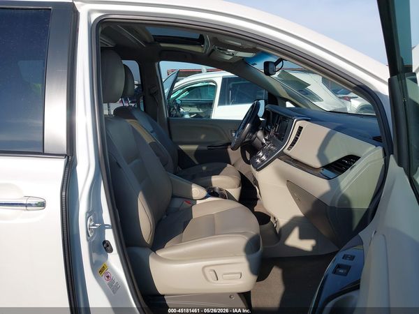 2017 TOYOTA SIENNA XLE PREMIUM 8 PASSENGER