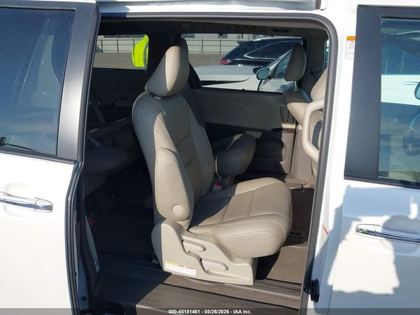2017 TOYOTA SIENNA XLE PREMIUM 8 PASSENGER