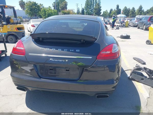 2012 PORSCHE PANAMERA 4