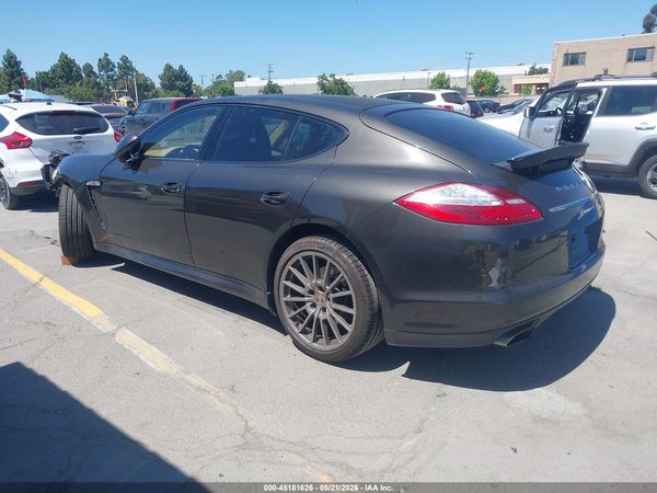 2012 PORSCHE PANAMERA 4