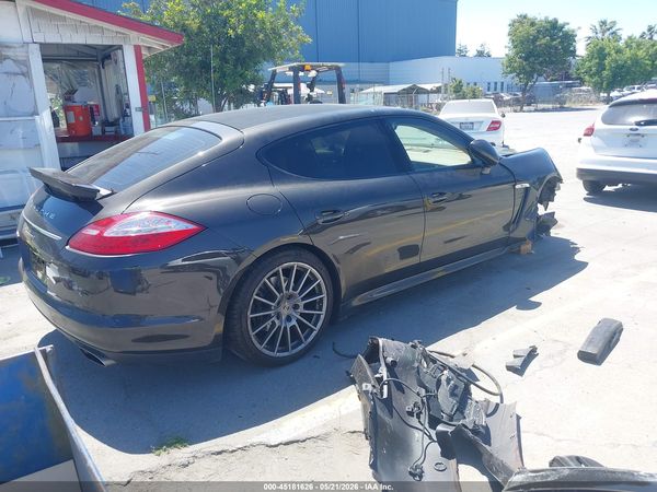 2012 PORSCHE PANAMERA 4