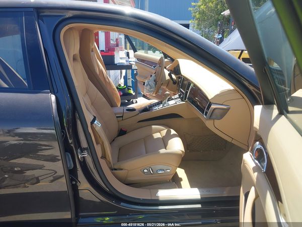 2012 PORSCHE PANAMERA 4
