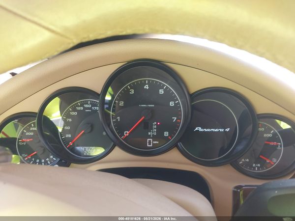 2012 PORSCHE PANAMERA 4