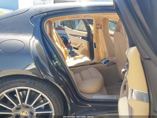 2012 PORSCHE PANAMERA 4