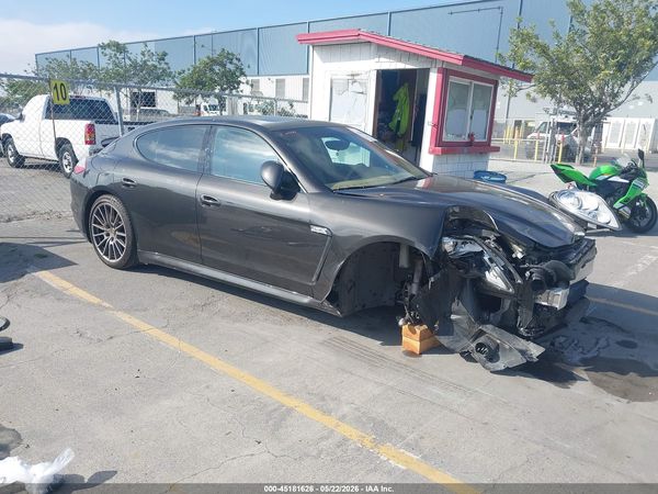 2012 PORSCHE PANAMERA 4