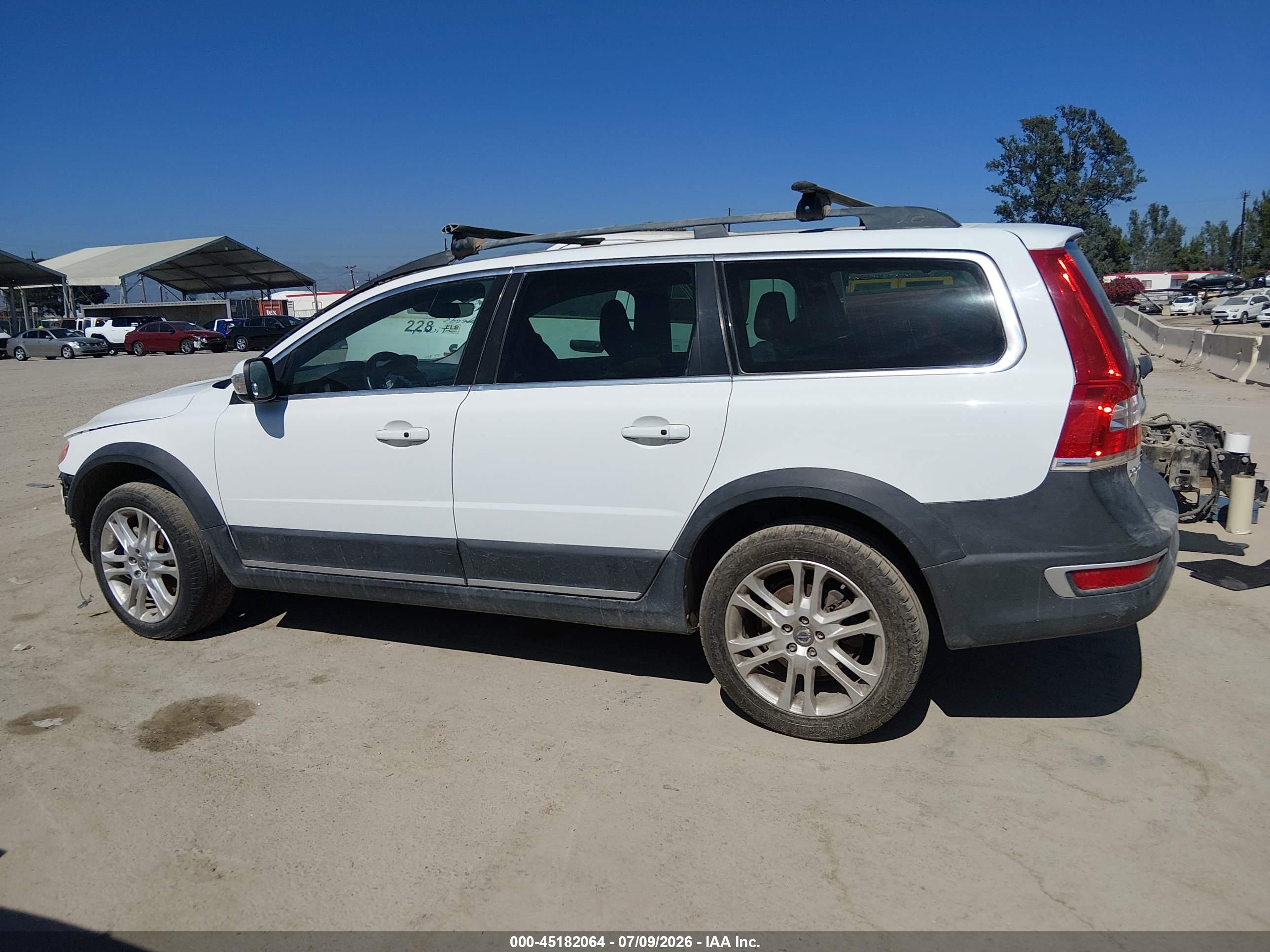 2016 VOLVO XC70 T5 PREMIER