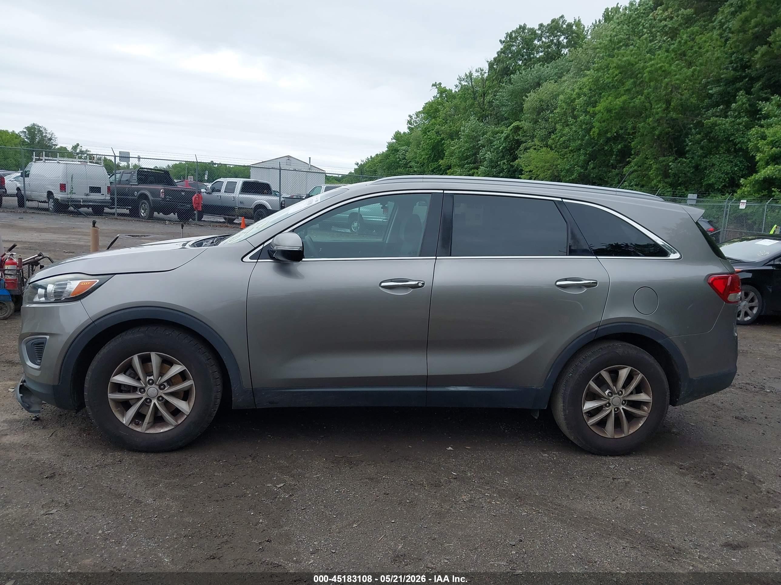 2017 KIA SORENTO 2.4L LX