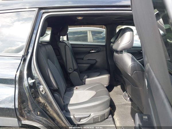 2024 TOYOTA HIGHLANDER XSE