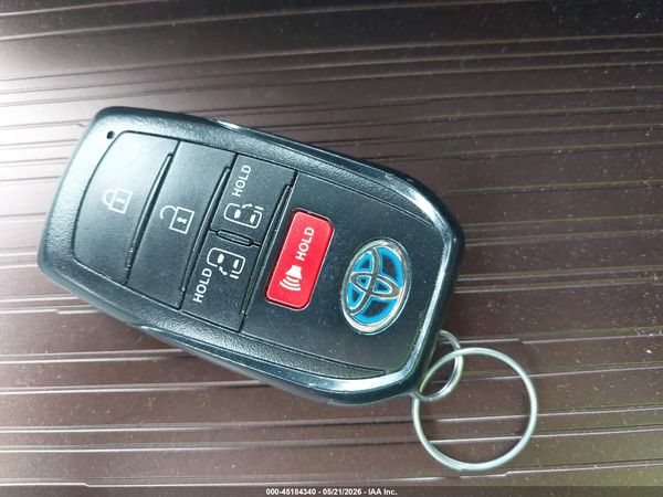 2024 TOYOTA SIENNA LE
