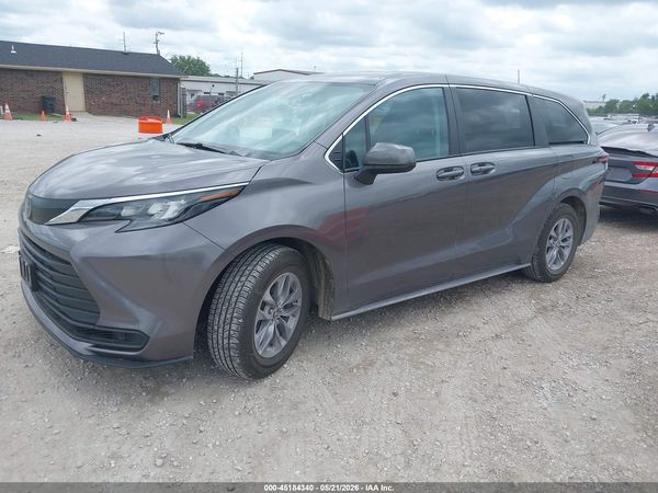 2024 TOYOTA SIENNA LE