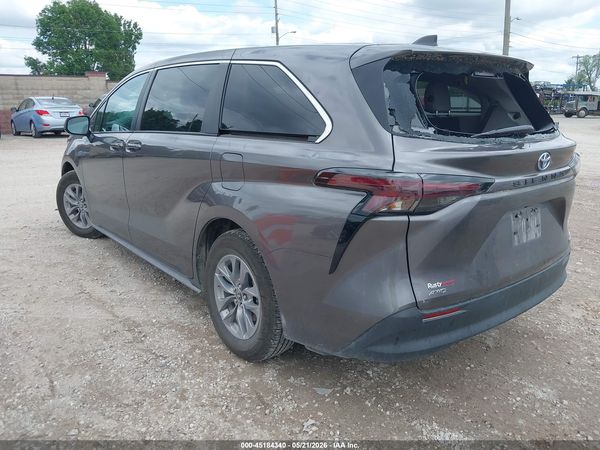 2024 TOYOTA SIENNA LE