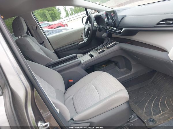 2024 TOYOTA SIENNA LE