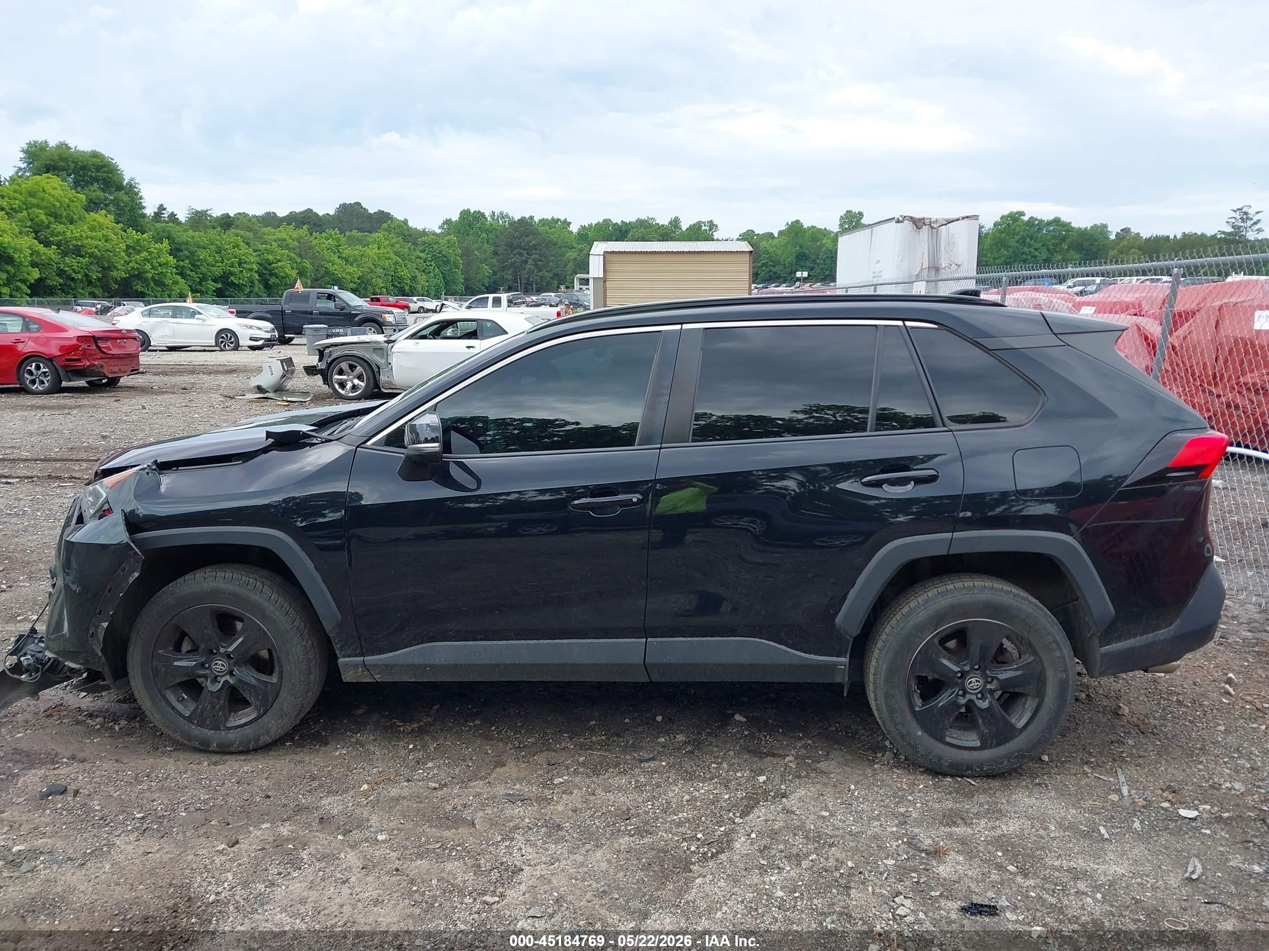 2020 TOYOTA RAV4 XLE