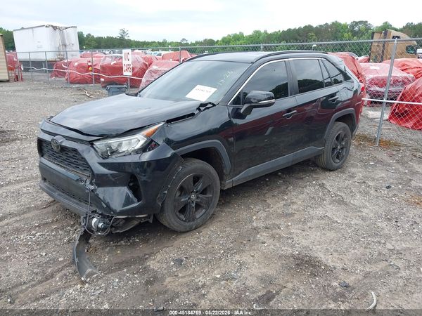 2020 TOYOTA RAV4 XLE