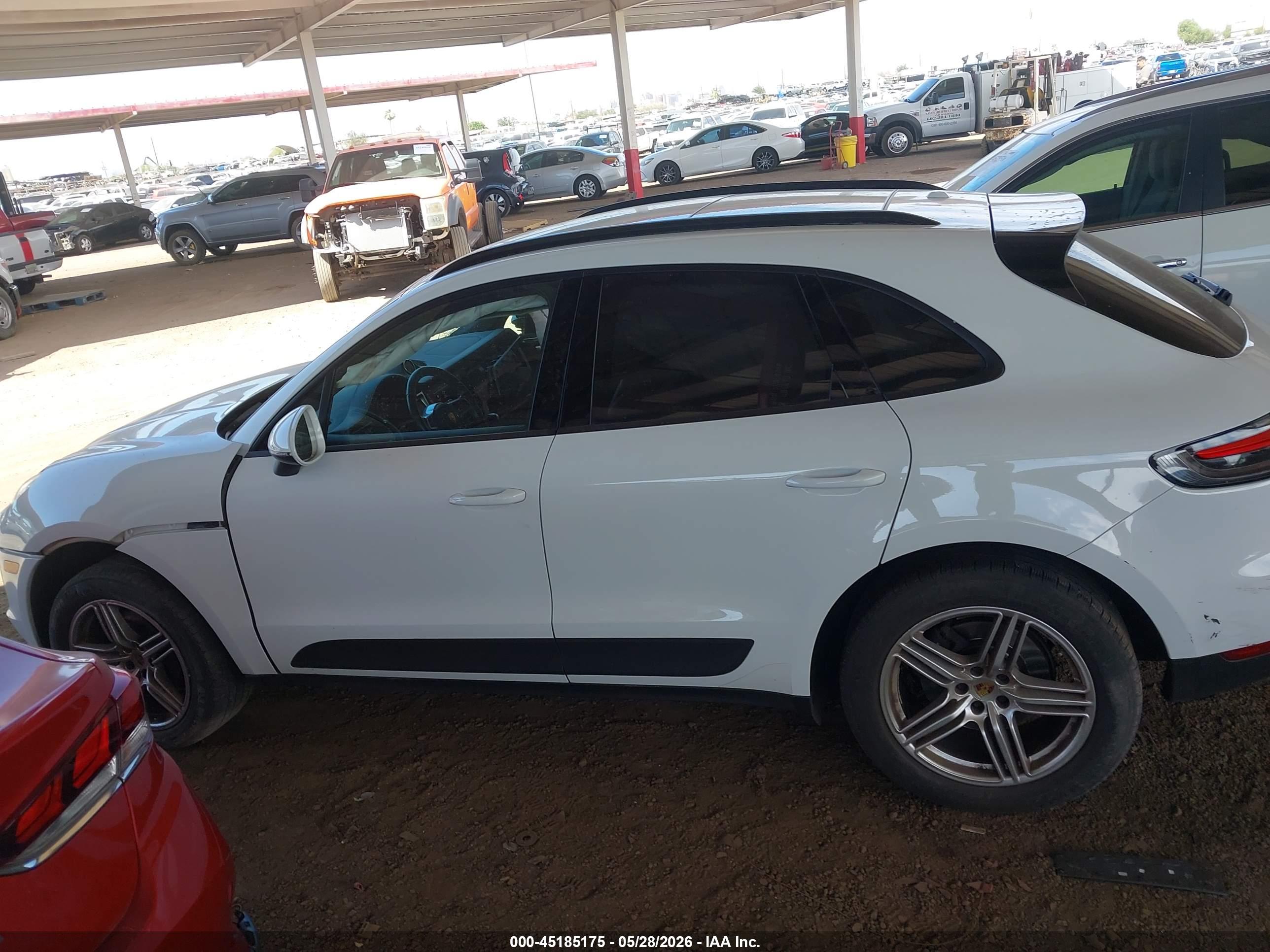 2021 PORSCHE MACAN Base