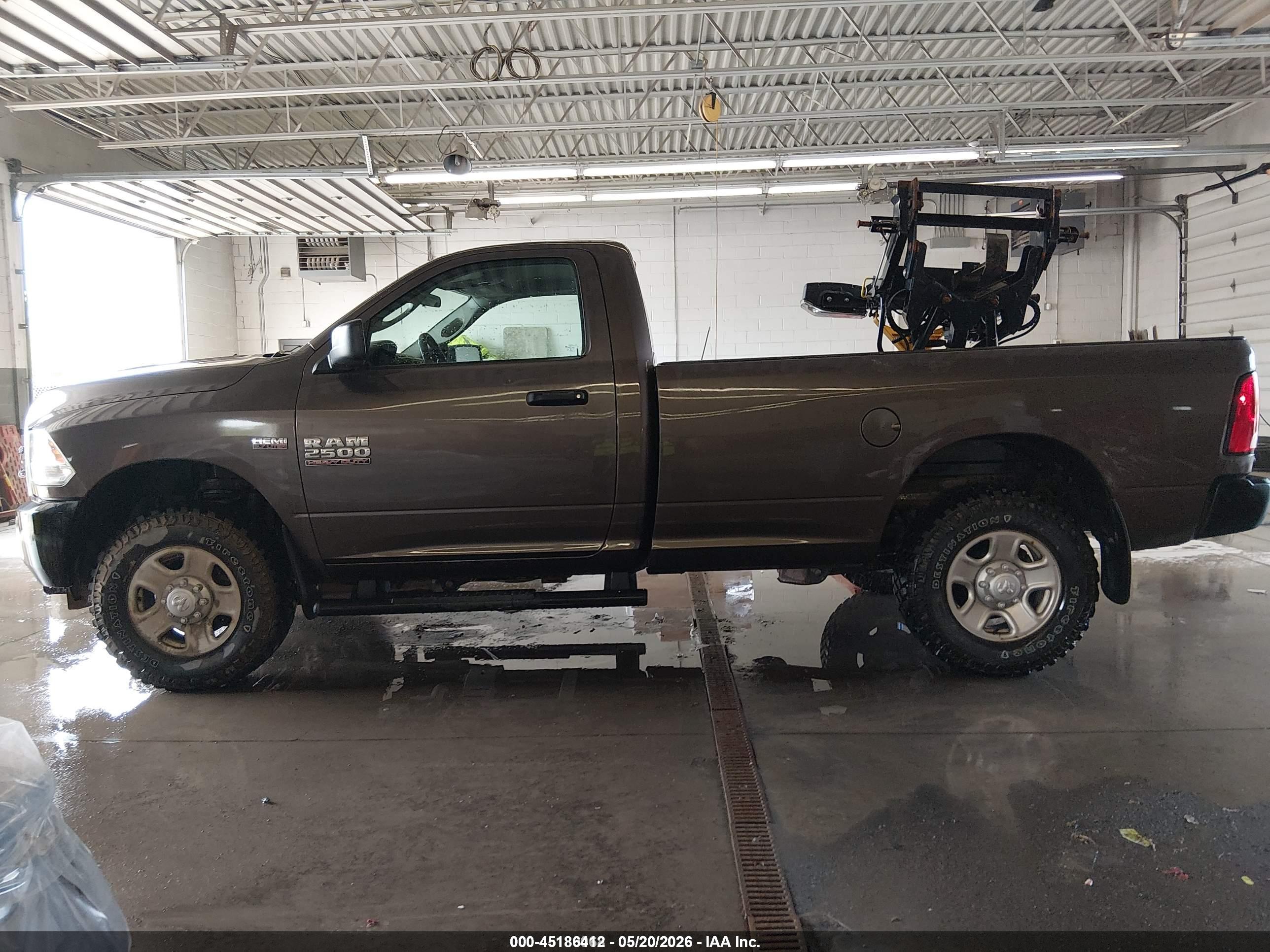 2018 RAM 2500 TRADESMAN  4X4 8' BOX