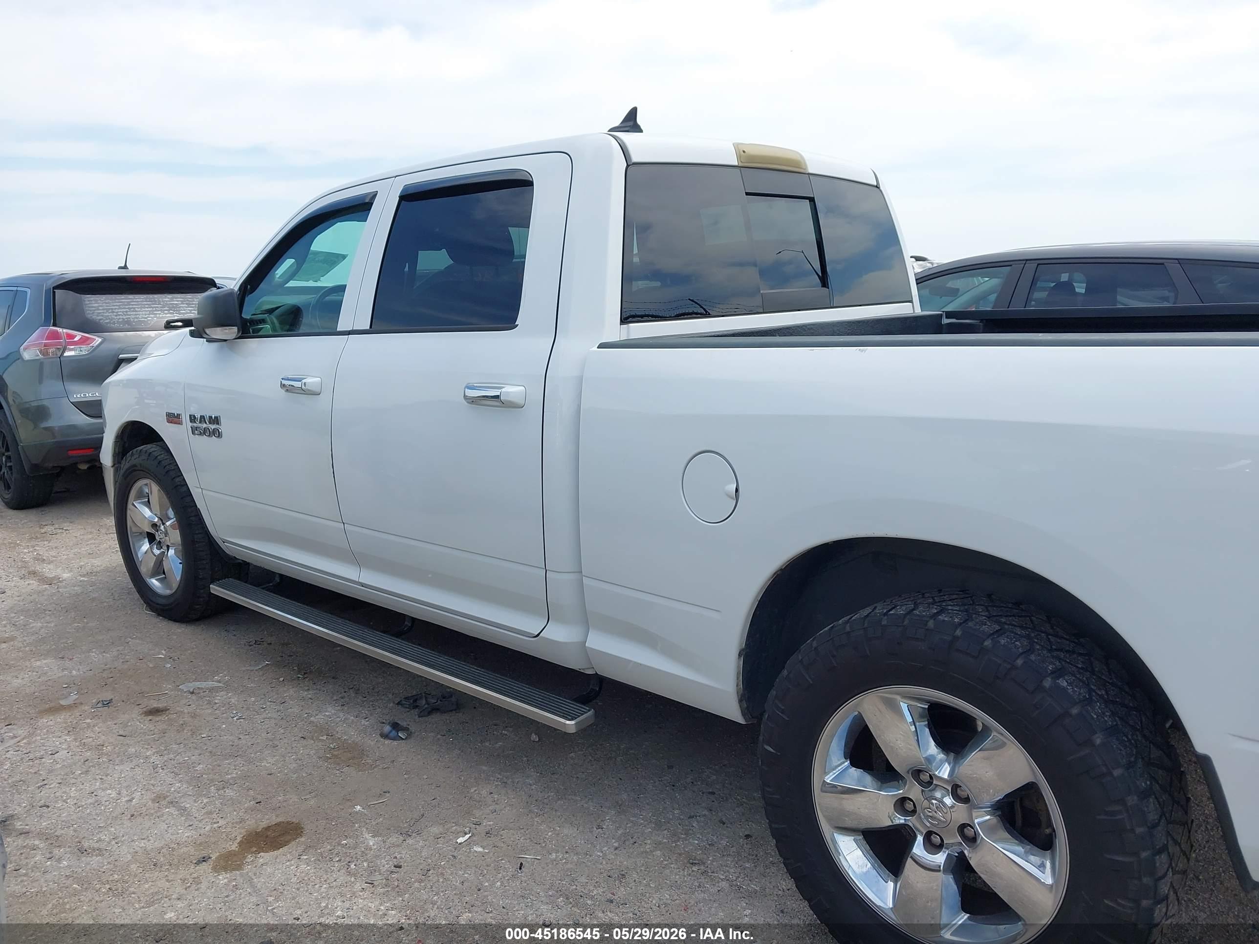 2017 RAM 1500 BIG HORN  4X2 6'4 BOX