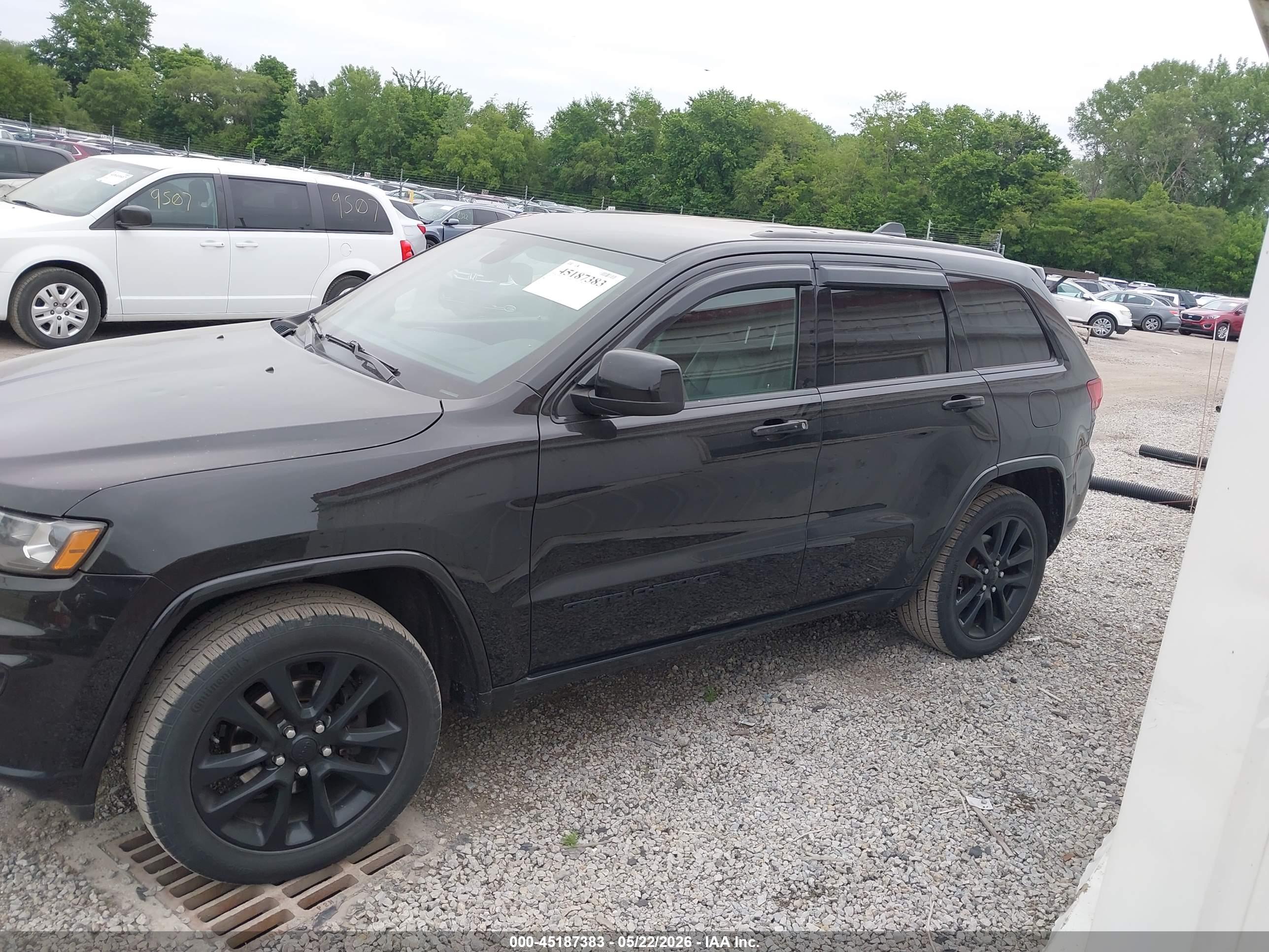 2017 JEEP GRAND CHEROKEE ALTITUDE 4X4