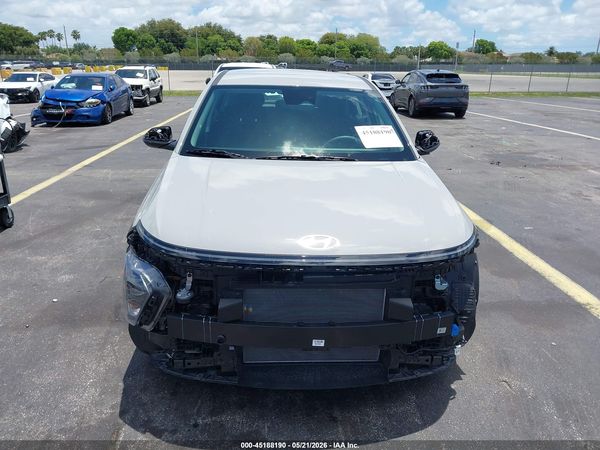 2025 HYUNDAI KONA SE