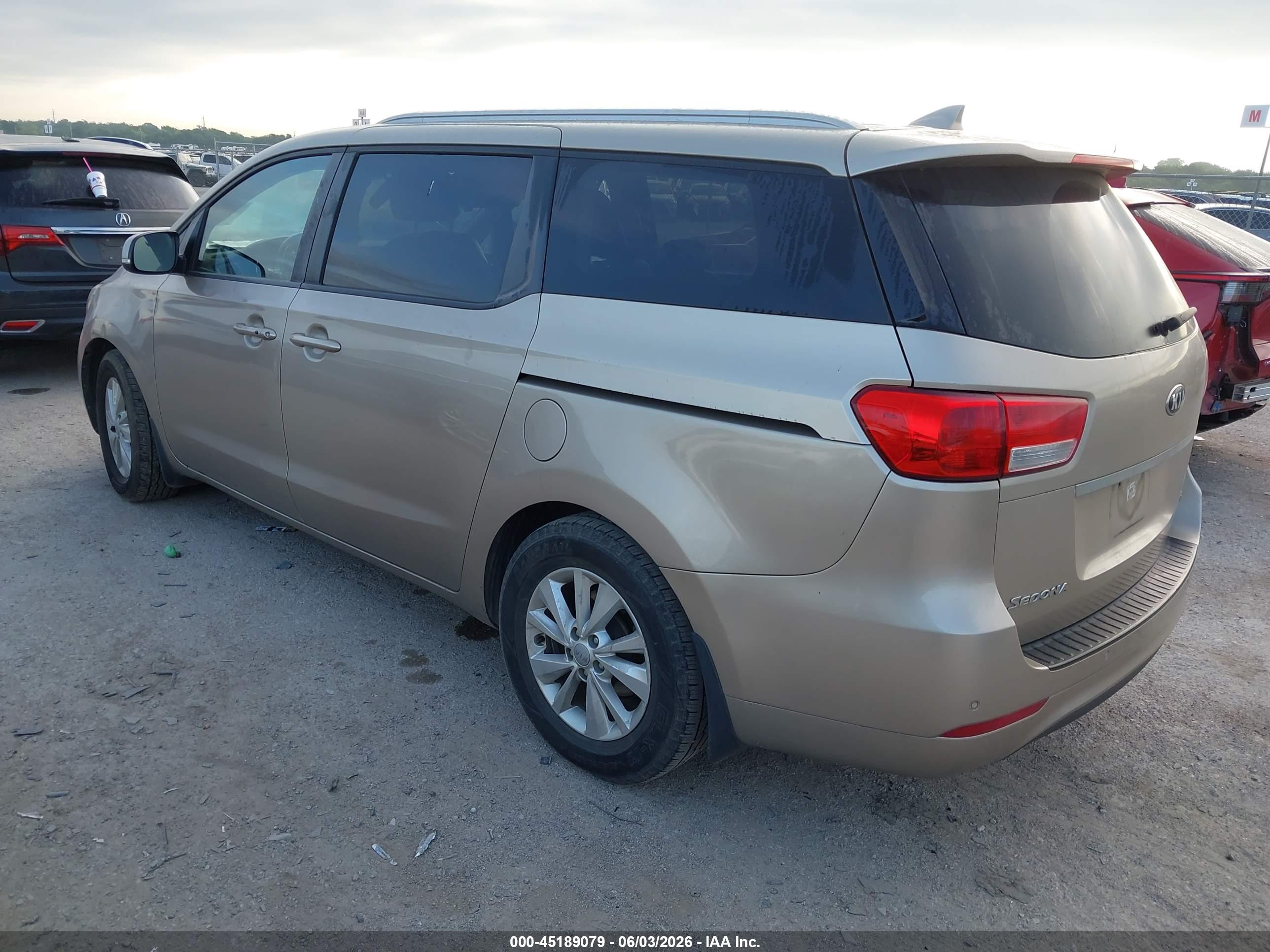 2016 KIA SEDONA LX