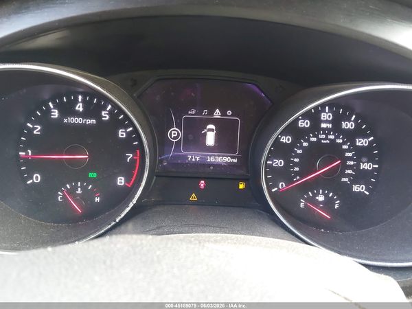 2016 KIA SEDONA LX