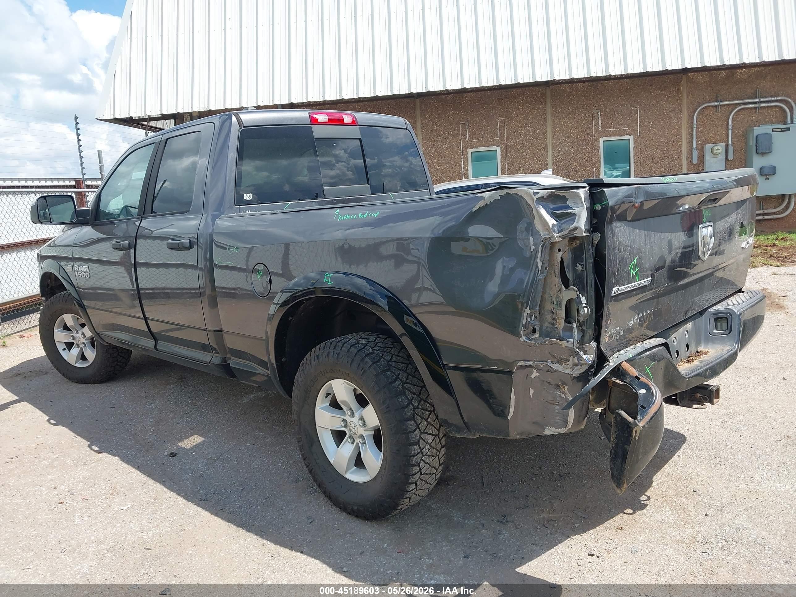 2016 RAM 1500 SLT
