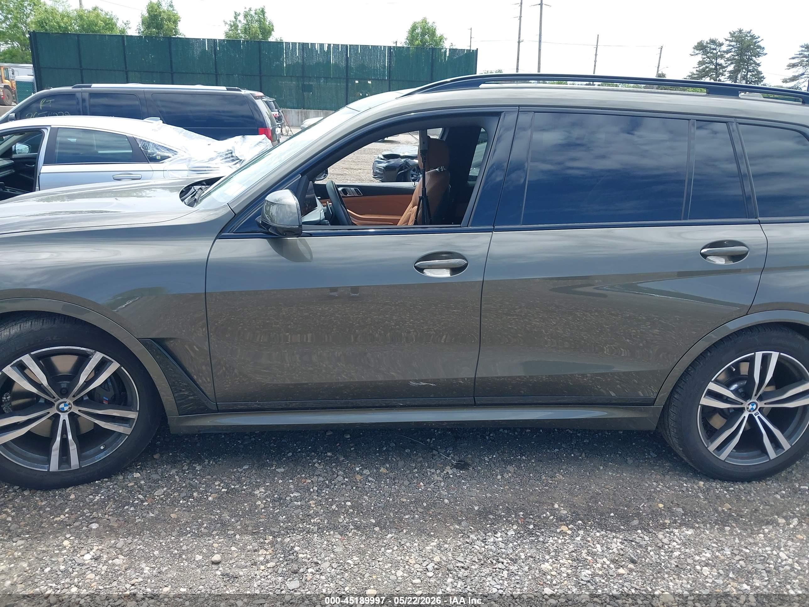 2025 BMW X7 XDRIVE40I