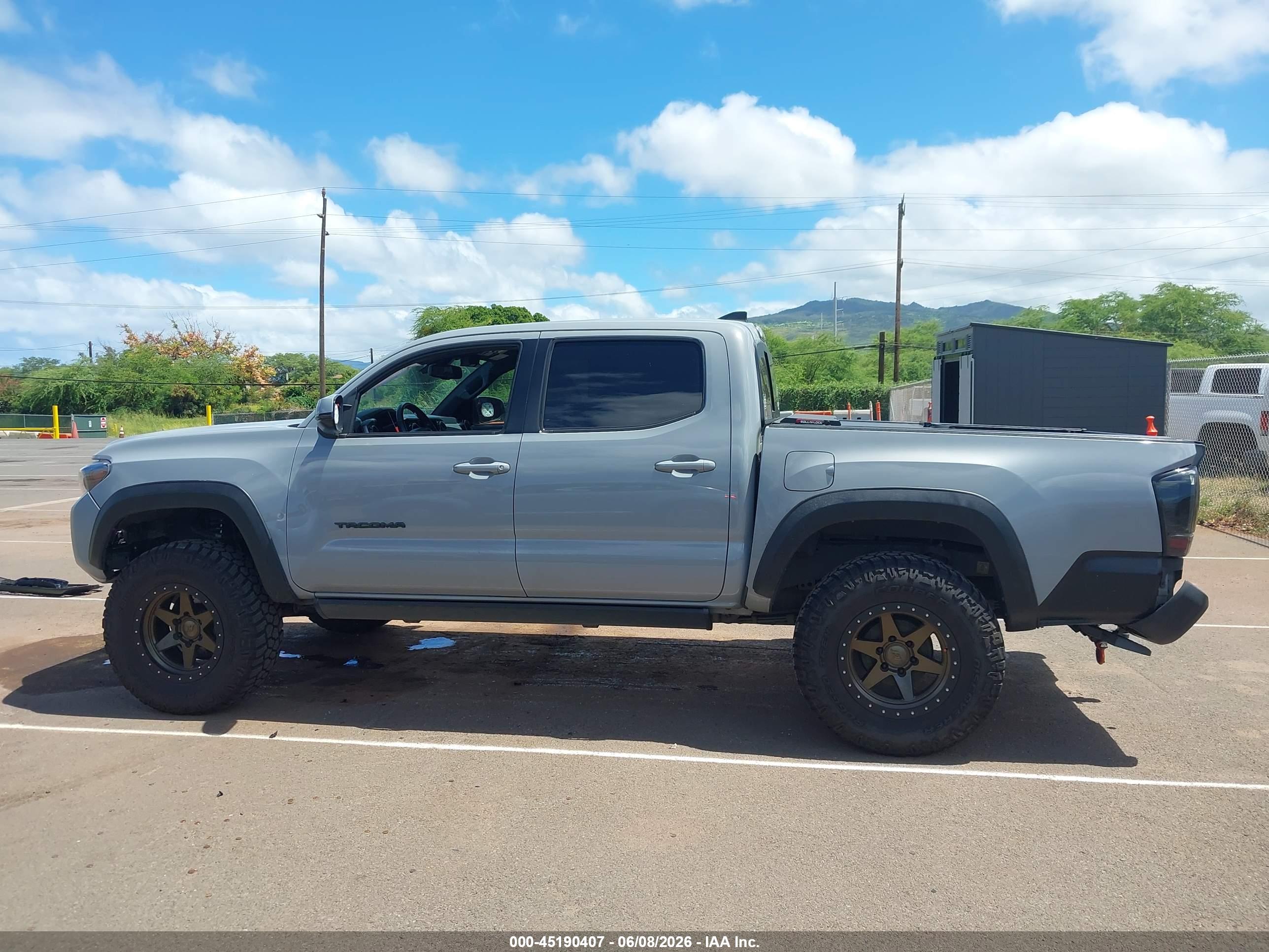 2018 TOYOTA TACOMA SR5 V6