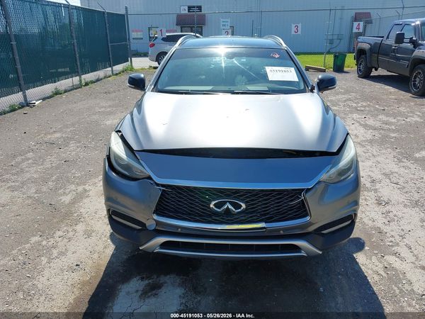 2017 INFINITI QX30 LUXURY/PREMIUM