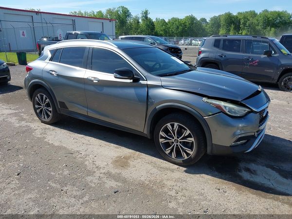 2017 INFINITI QX30 LUXURY/PREMIUM