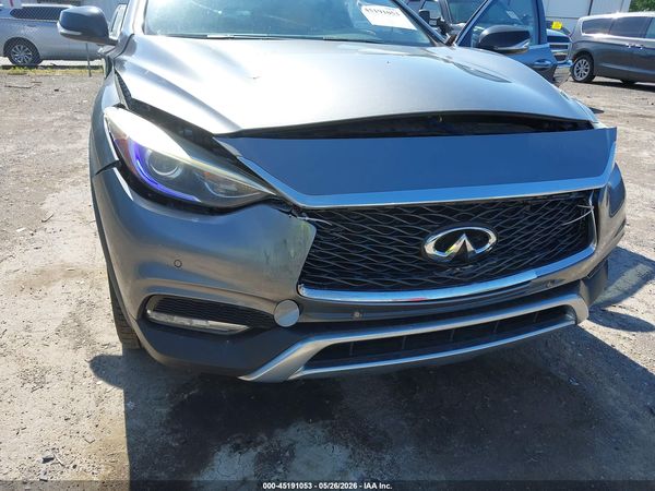 2017 INFINITI QX30 LUXURY/PREMIUM