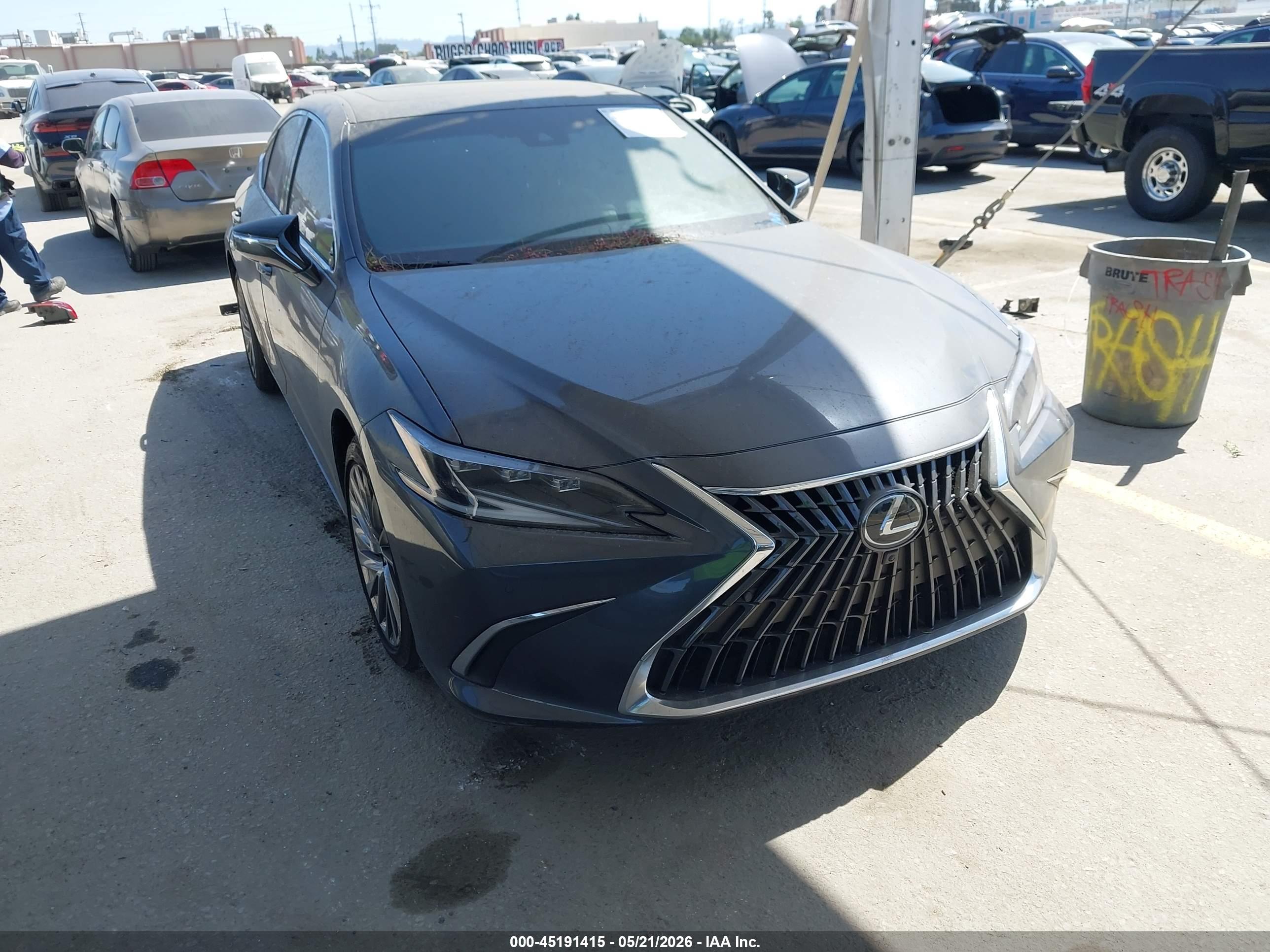 2025 LEXUS ES 300H LUXURY