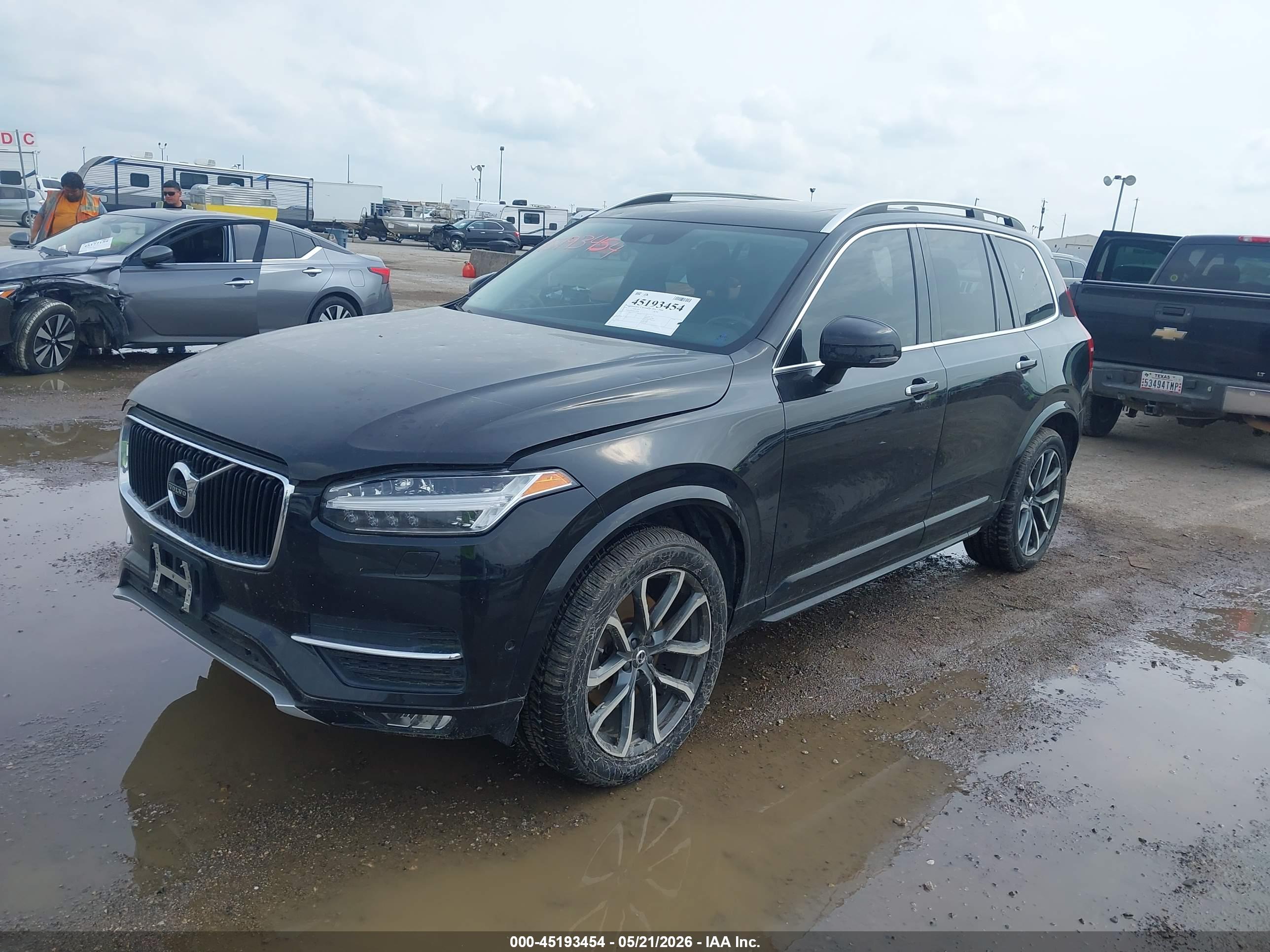 2016 VOLVO XC90 T6 MOMENTUM