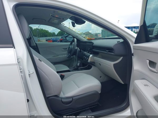 2025 HYUNDAI KONA SE