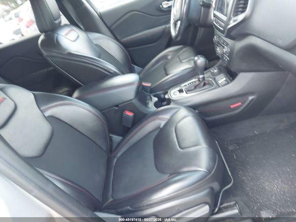 2019 JEEP CHEROKEE TRAILHAWK 4X4