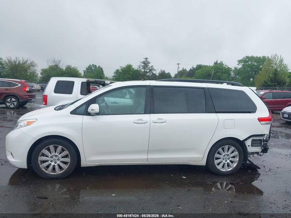 2014 TOYOTA SIENNA LIMITED V6 7 PASSENGER