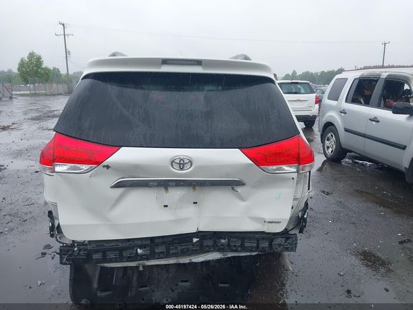 2014 TOYOTA SIENNA LIMITED V6 7 PASSENGER