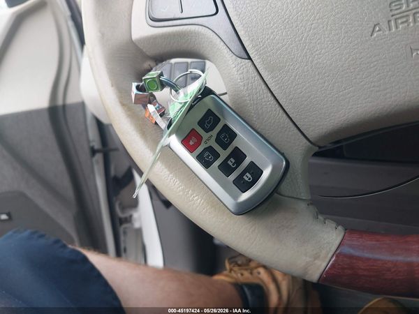 2014 TOYOTA SIENNA LIMITED V6 7 PASSENGER
