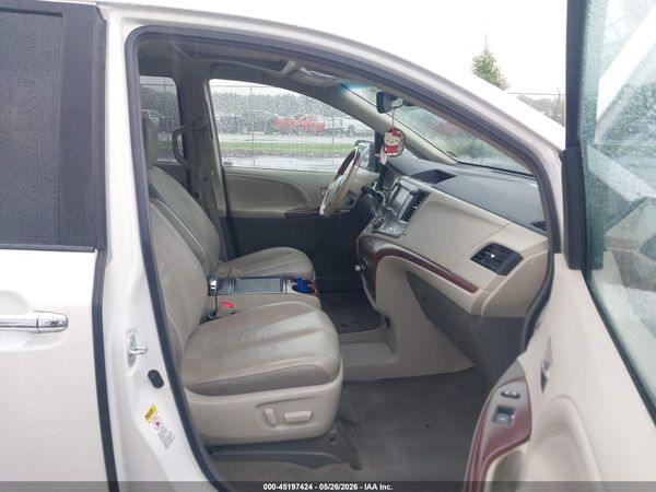 2014 TOYOTA SIENNA LIMITED V6 7 PASSENGER
