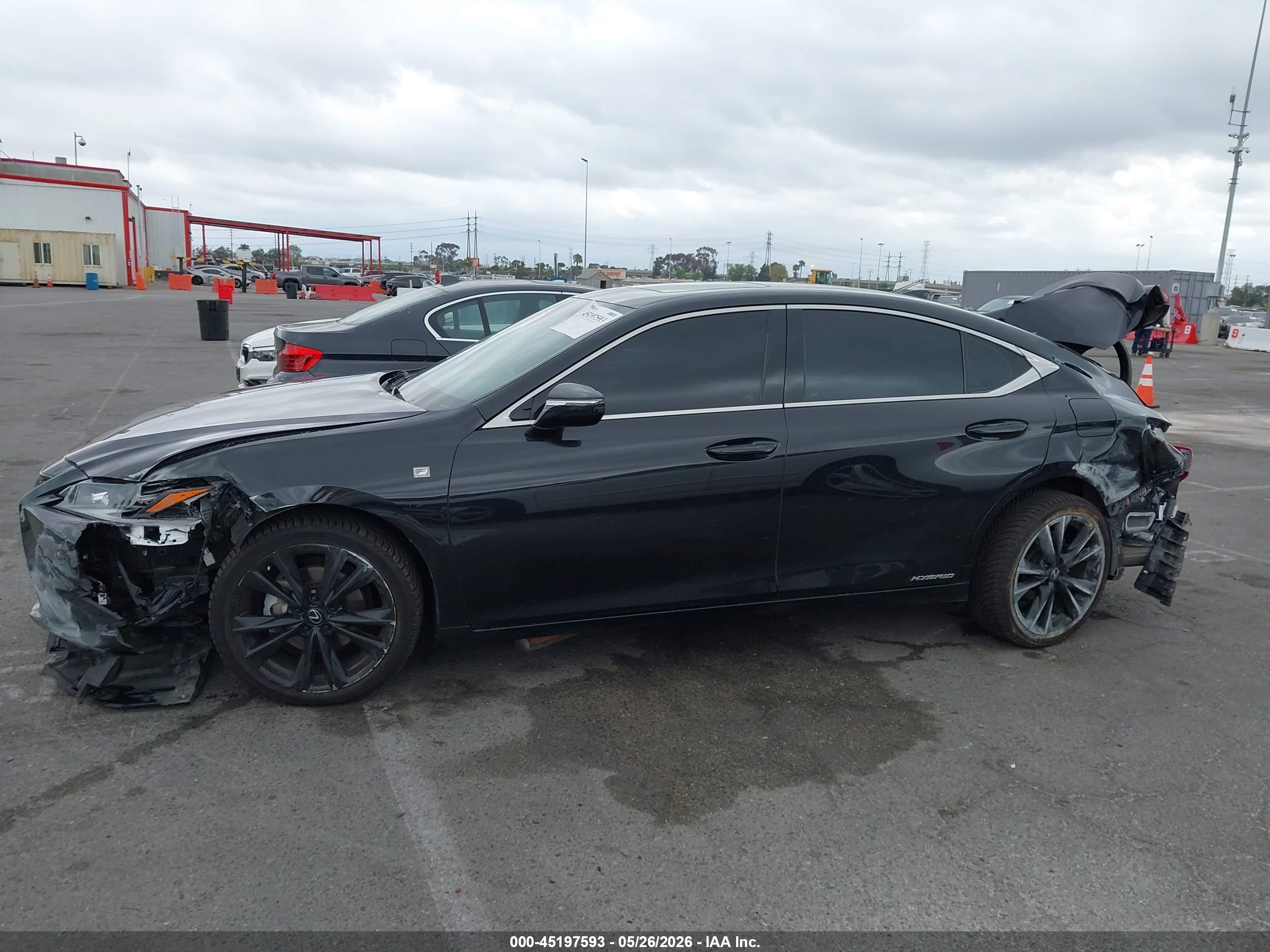 2022 LEXUS ES 300H F SPORT
