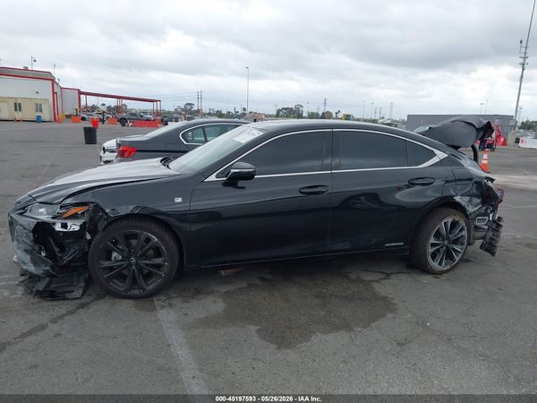 2022 LEXUS ES 300H F SPORT