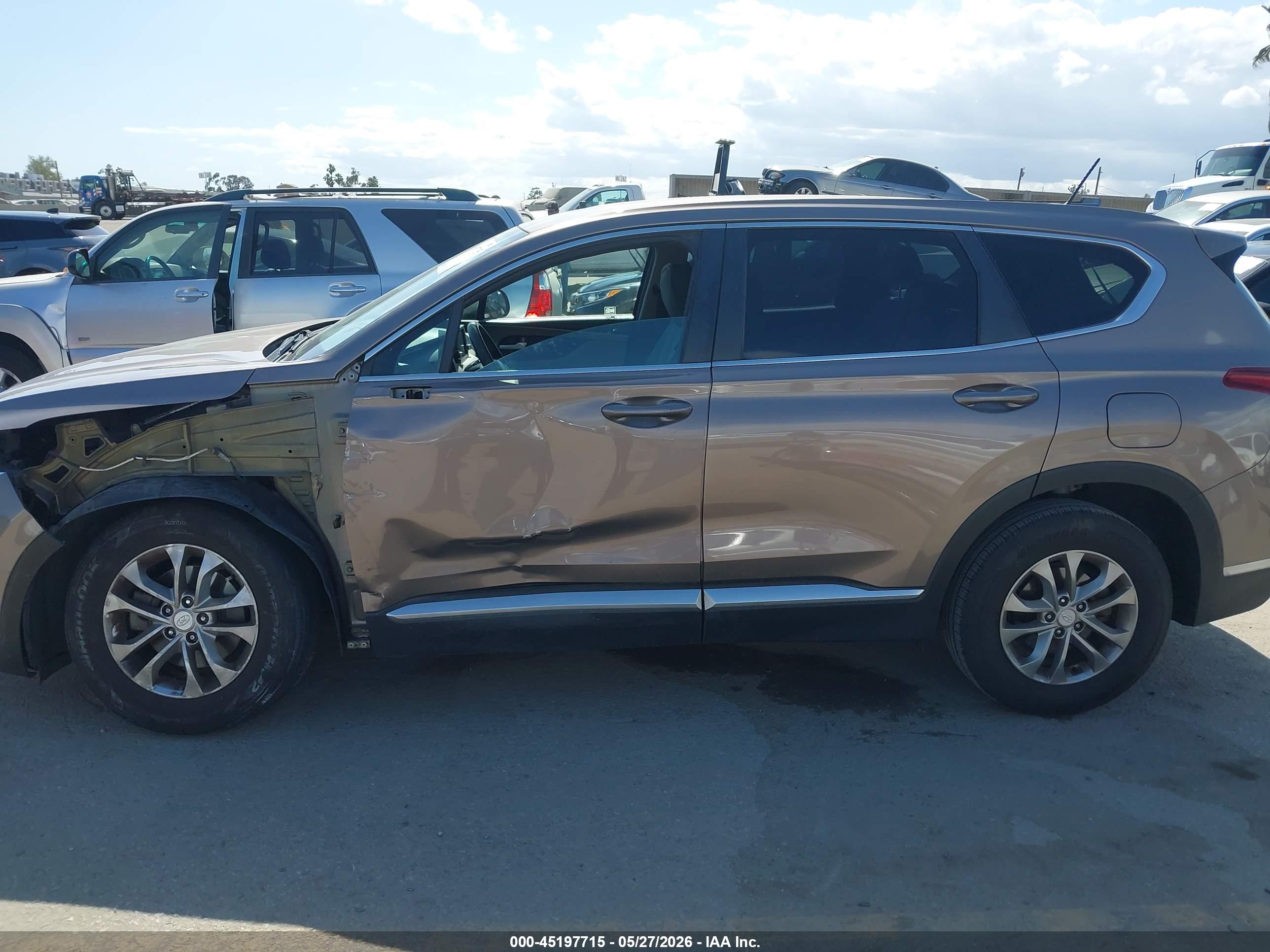 2019 HYUNDAI SANTA FE SE