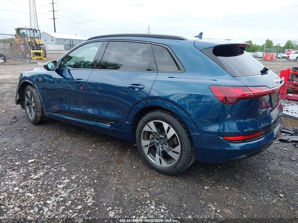 2022 AUDI E-TRON PREMIUM QUATTRO
